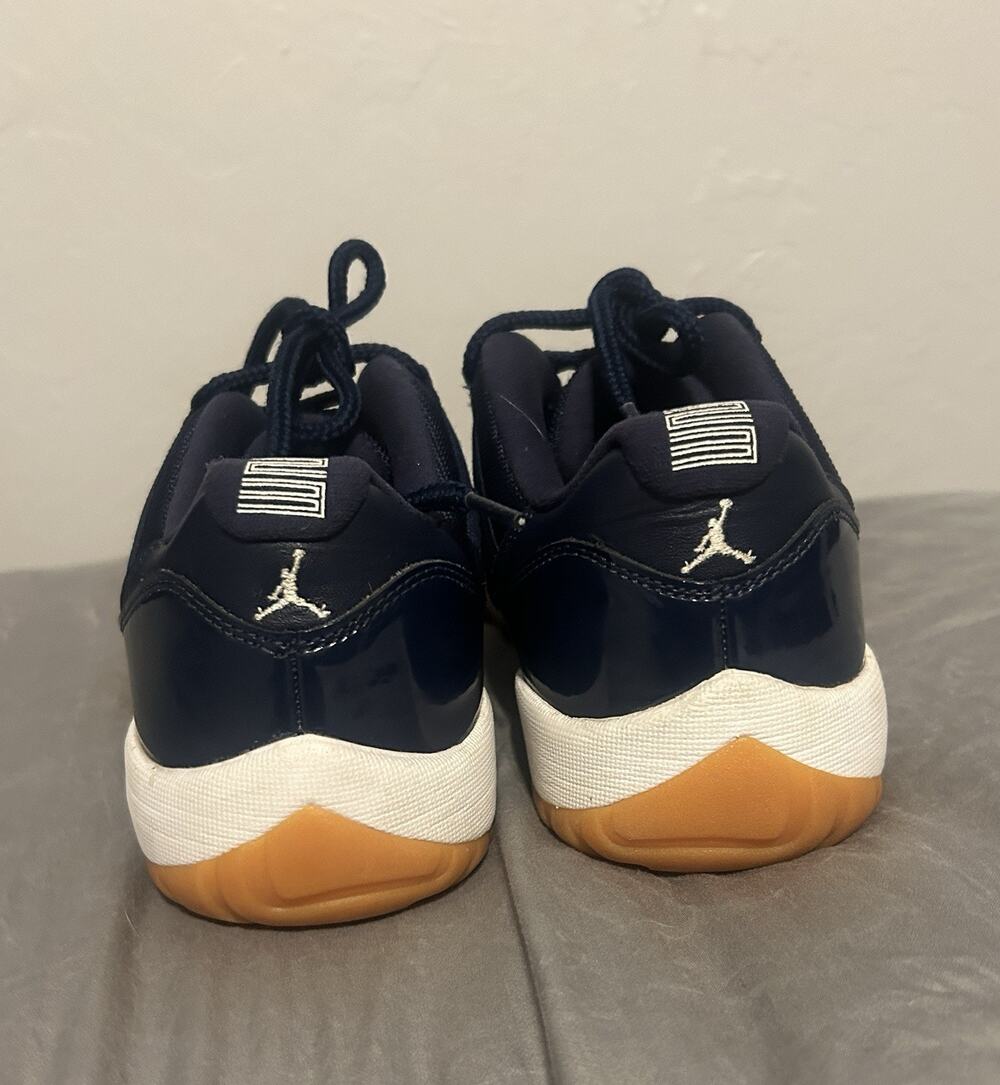 Nike Air Jordan 11 Retro Low Men's Size 10.5 Midnight Navy Gum 528895-405